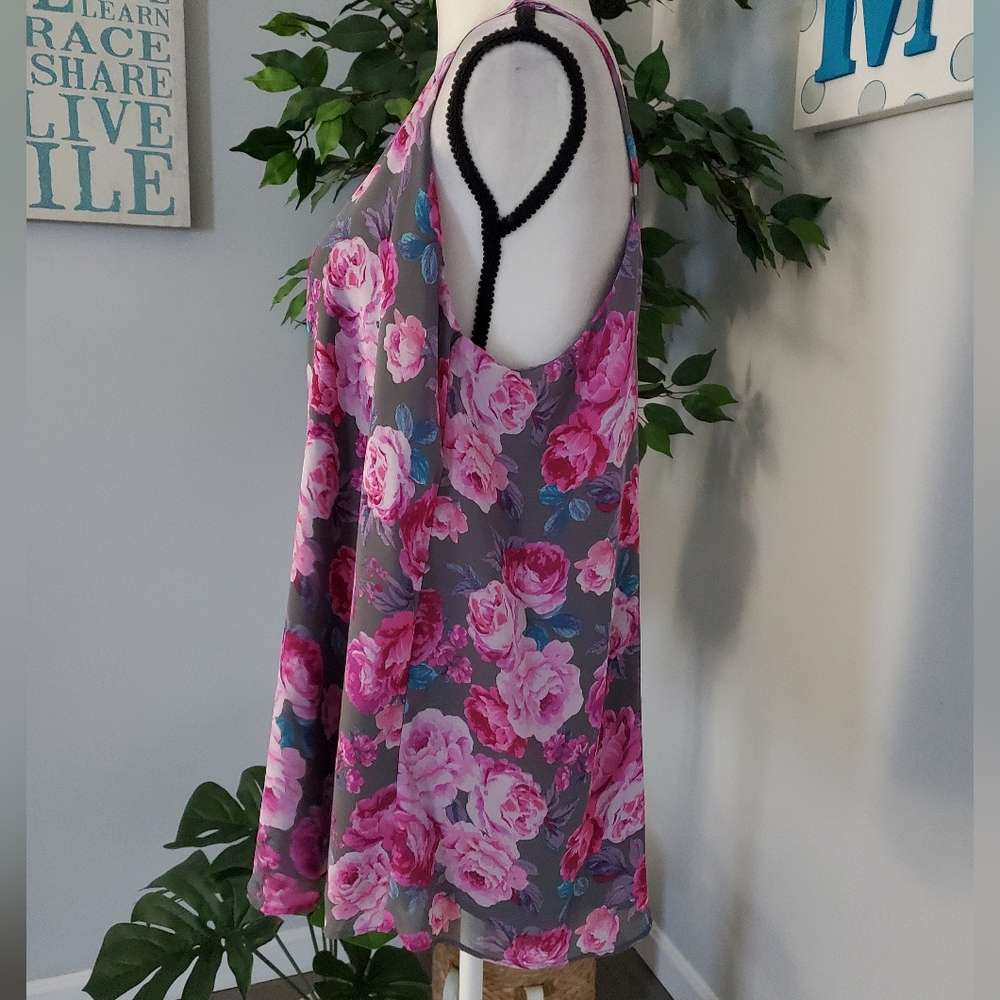 TORRID Sophie Chiffon Lined Grey Floral Swing Cami 2 - Picture 3 of 11
